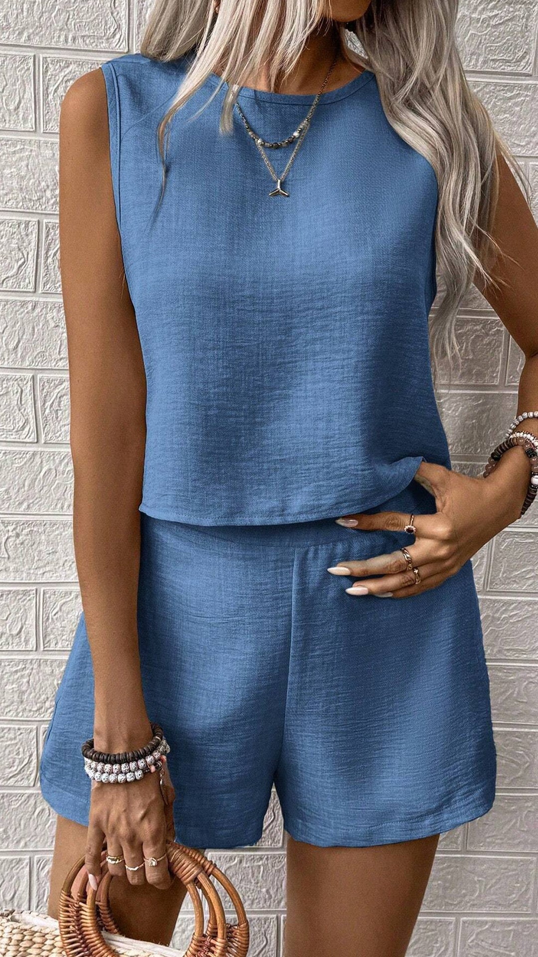 Women‘s Solid Sleeveless Tank Top & Shorts Set